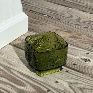 Anchor Hocking Square Green Glass Vintage Candy Dish Bowl Grapes and Leaves